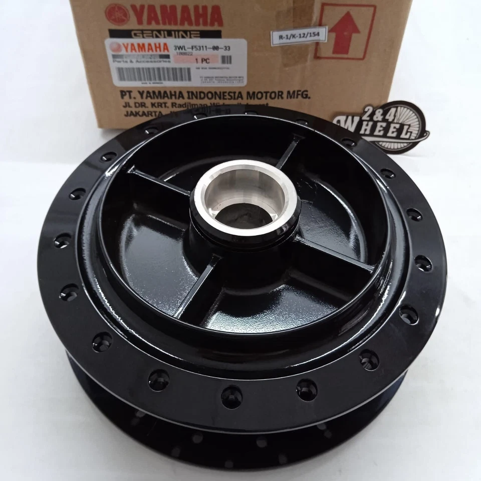 Rear Hub RX Yamaha and Hub Panel Set New Genuine