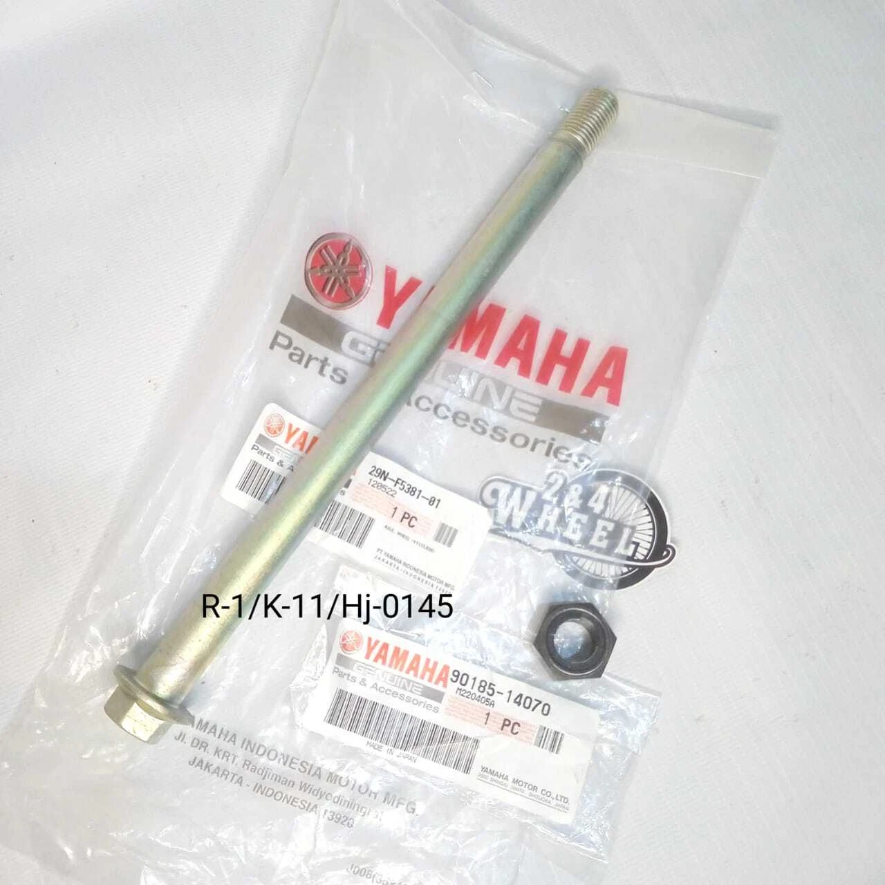 Genuine Yamaha RX RX Special Rear Wheel Hub Axle