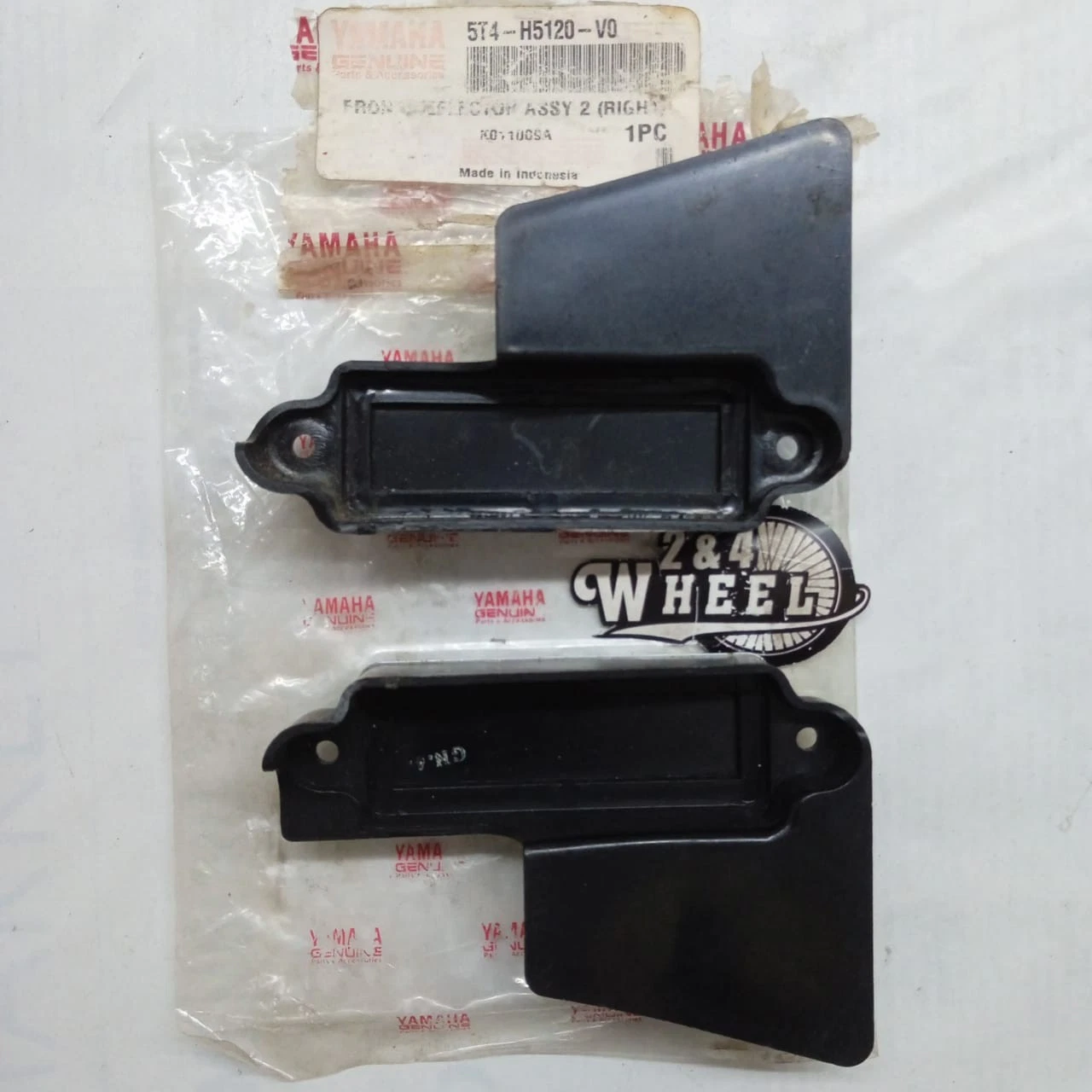 Yamaha RX115 RXS Reflector Assy Pair Genuine