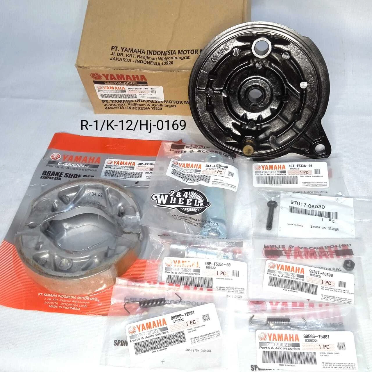 Genuine Yamaha RXS RXS115 RXK RX115 RX135 Rear Wheel Hub and Hub Panel Set