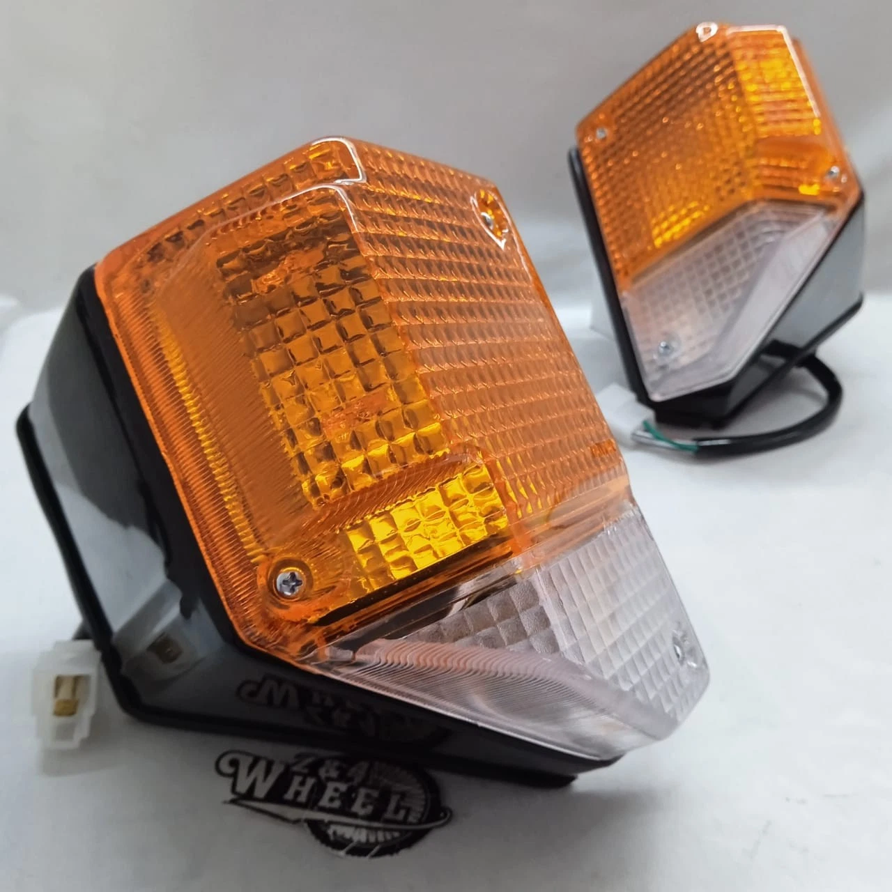 Toyota Land Cruiser BJ70 70 Front Turn Signal Light Lamp Pair Lh/Rh Black NEW - Image 3