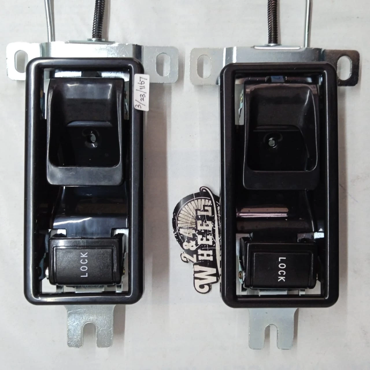 Toyota Land Cruiser BJ40 BJ42 FJ40 FJ45 Door Handle Linkage Bezel Pair L/R NEW