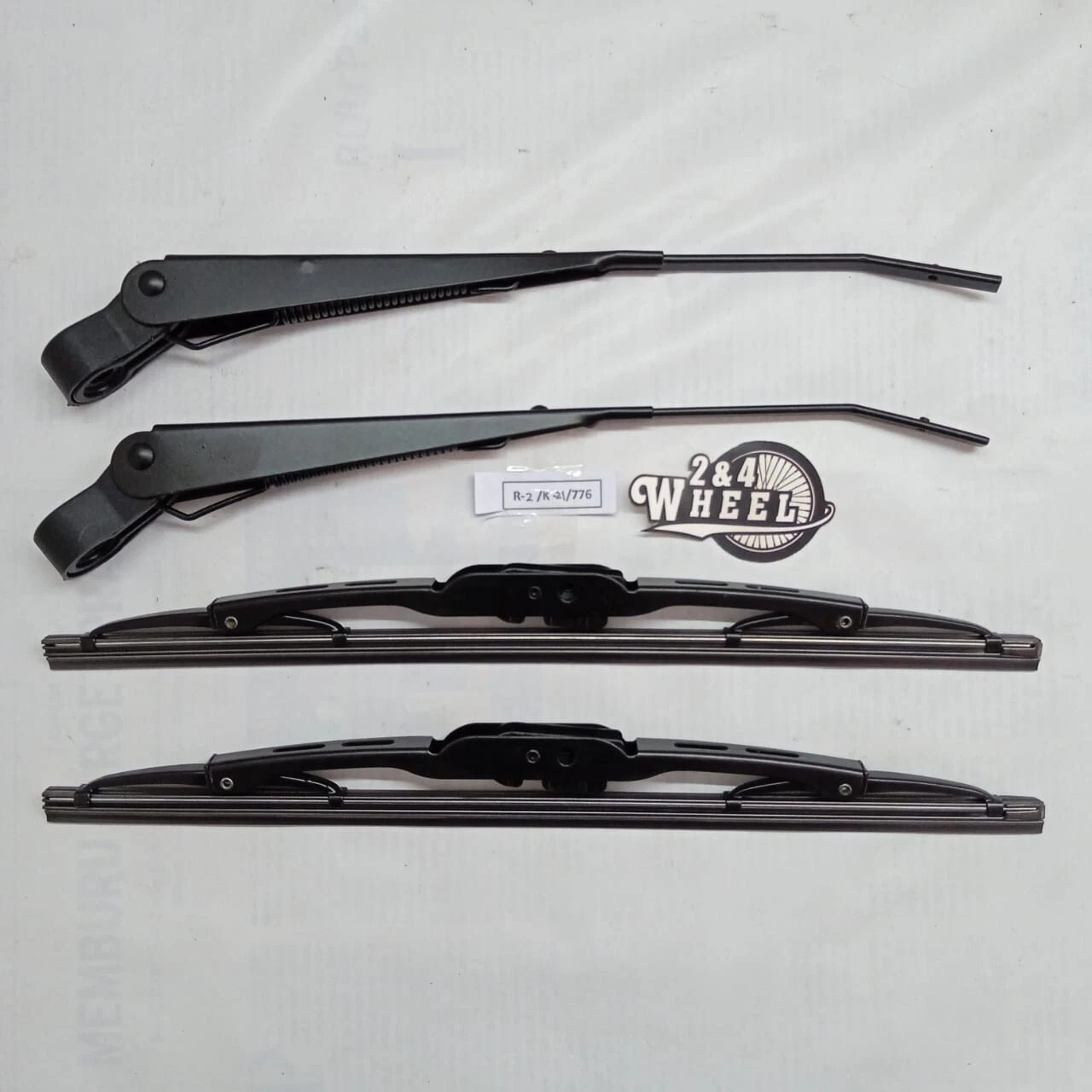 Toyota Land Cruiser FJ40 FJ45 BJ40 BJ42 Winshields Wiper Arm with Wiper Blades