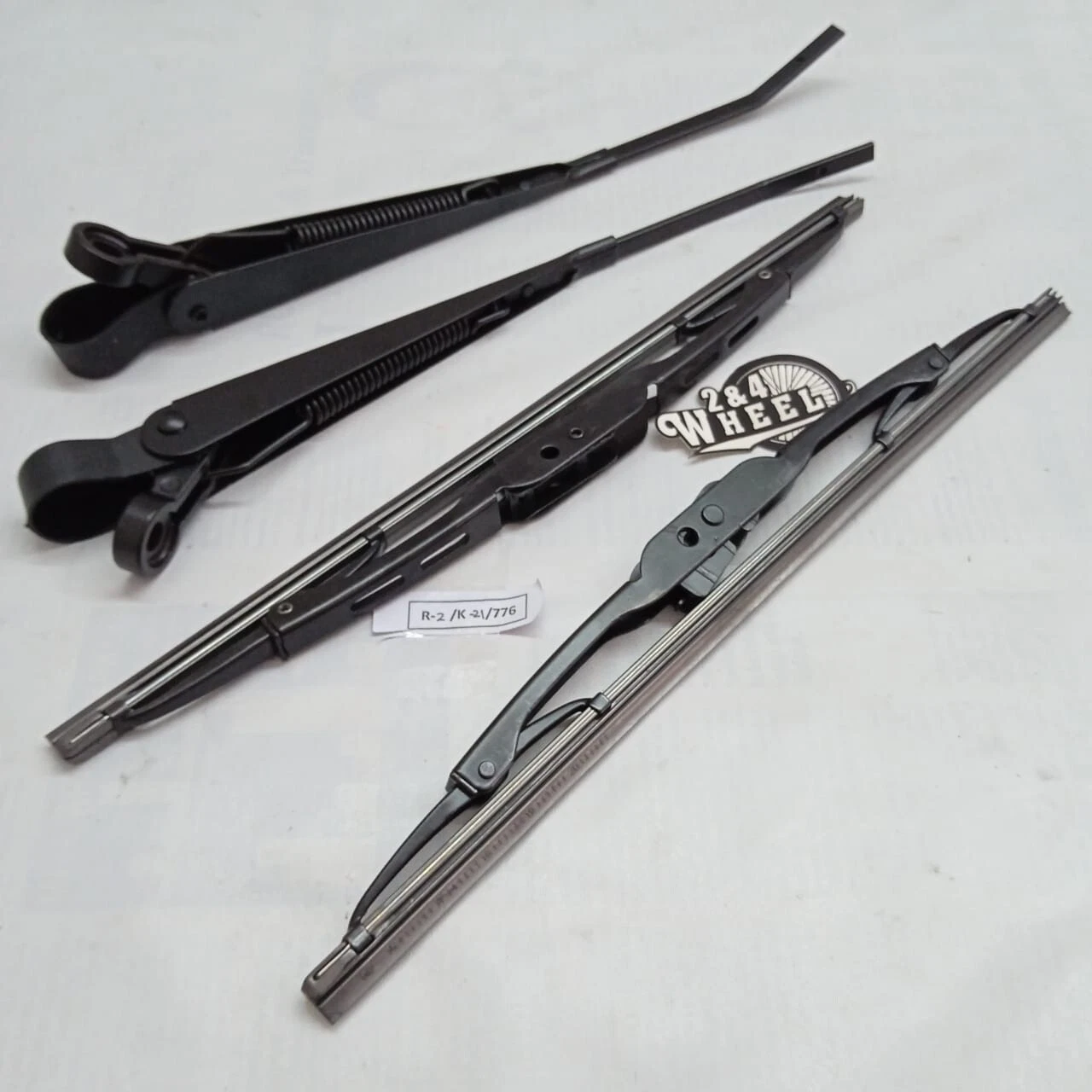 Toyota Land Cruiser FJ40 FJ45 BJ40 BJ42 Winshields Wiper Arm with Wiper Blades - Image 3