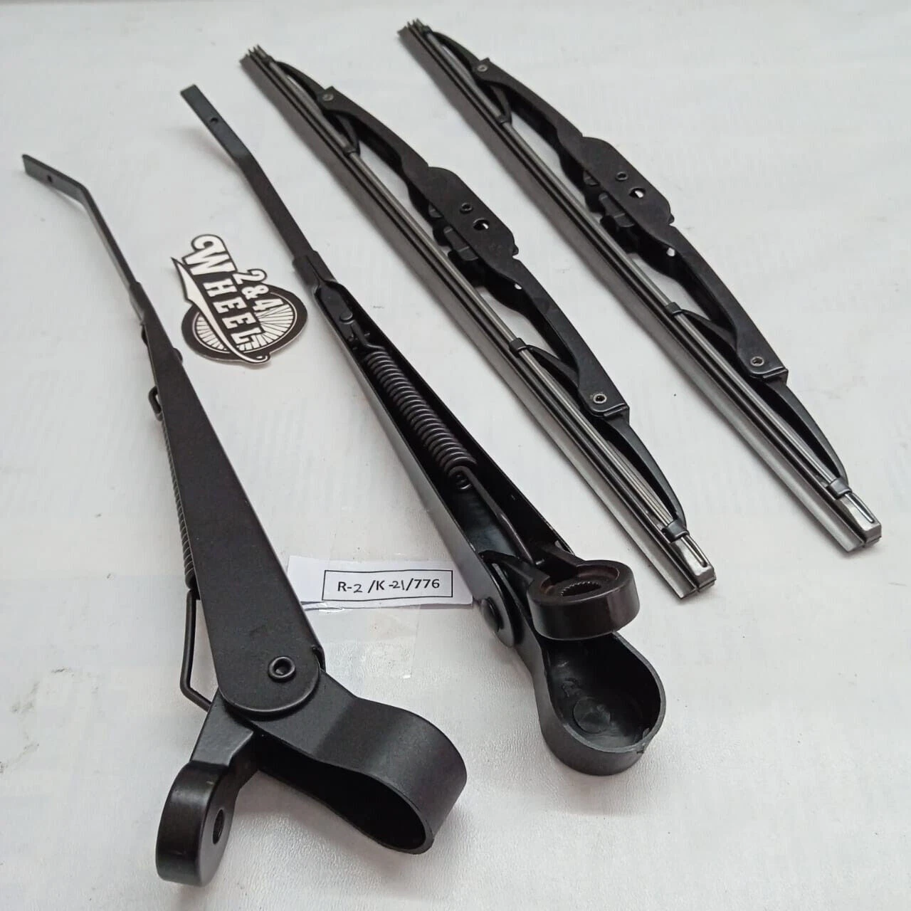Toyota Land Cruiser FJ40 FJ45 BJ40 BJ42 Winshields Wiper Arm with Wiper Blades - Image 5