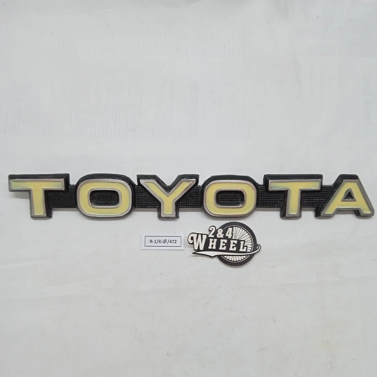 Toyota Land Cruiser FJ40 FJ45 BJ40 BJ42 HJ45 Front Grille Badge Emblem NEW