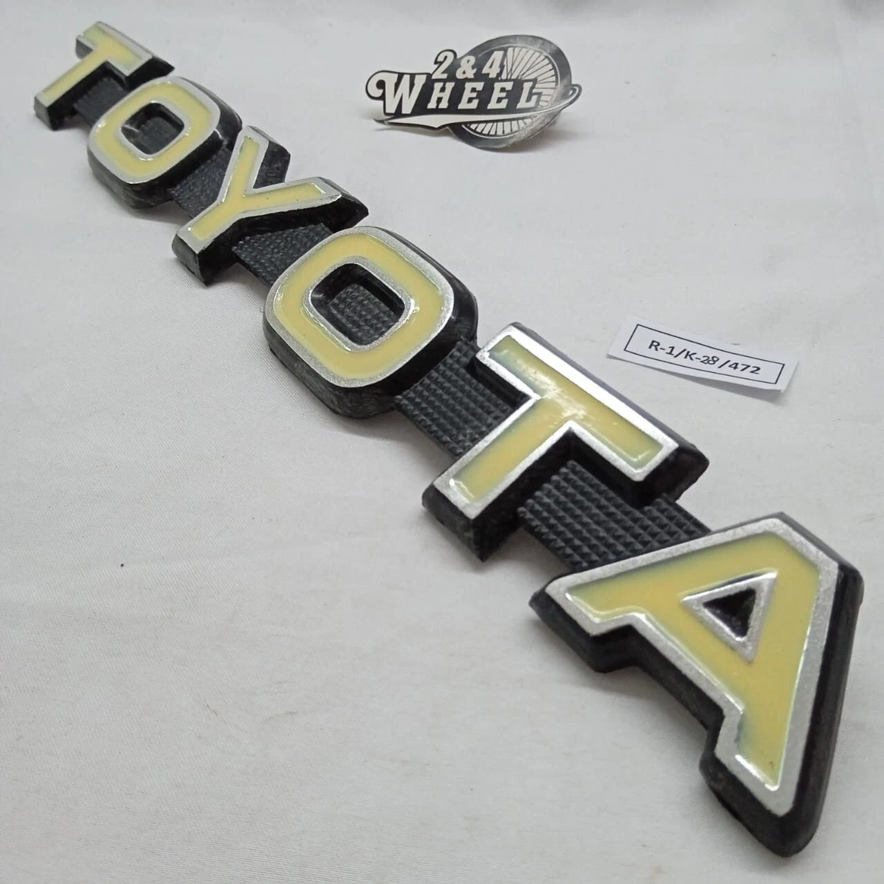 Toyota Land Cruiser FJ40 FJ45 BJ40 BJ42 HJ45 Front Grille Badge Emblem NEW - Image 3