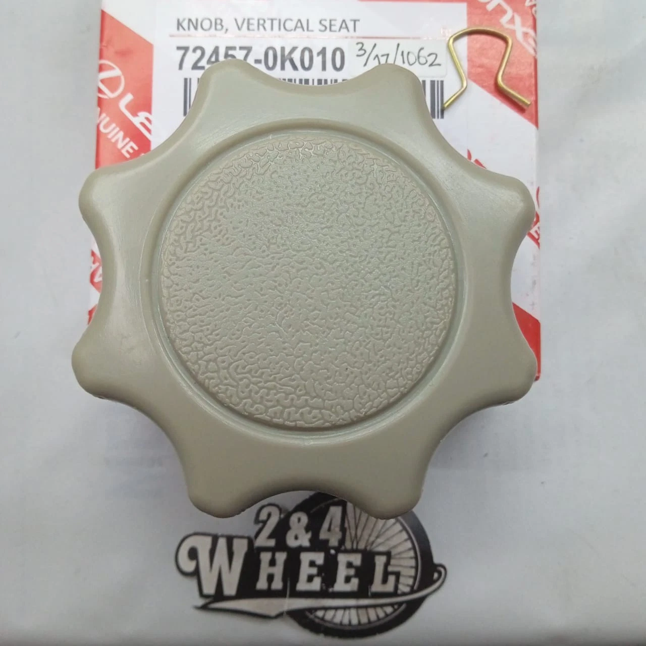 Toyota Innova 1st Gen Lexus Lever Knob Vertical Seat 72457-0K010 NEW - Image 2