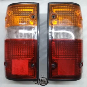 Toyota Truck LN85 YN90 LN107 LN106 LN109 YN86 YN105 Tail Light Lamp Pair L/R NEW