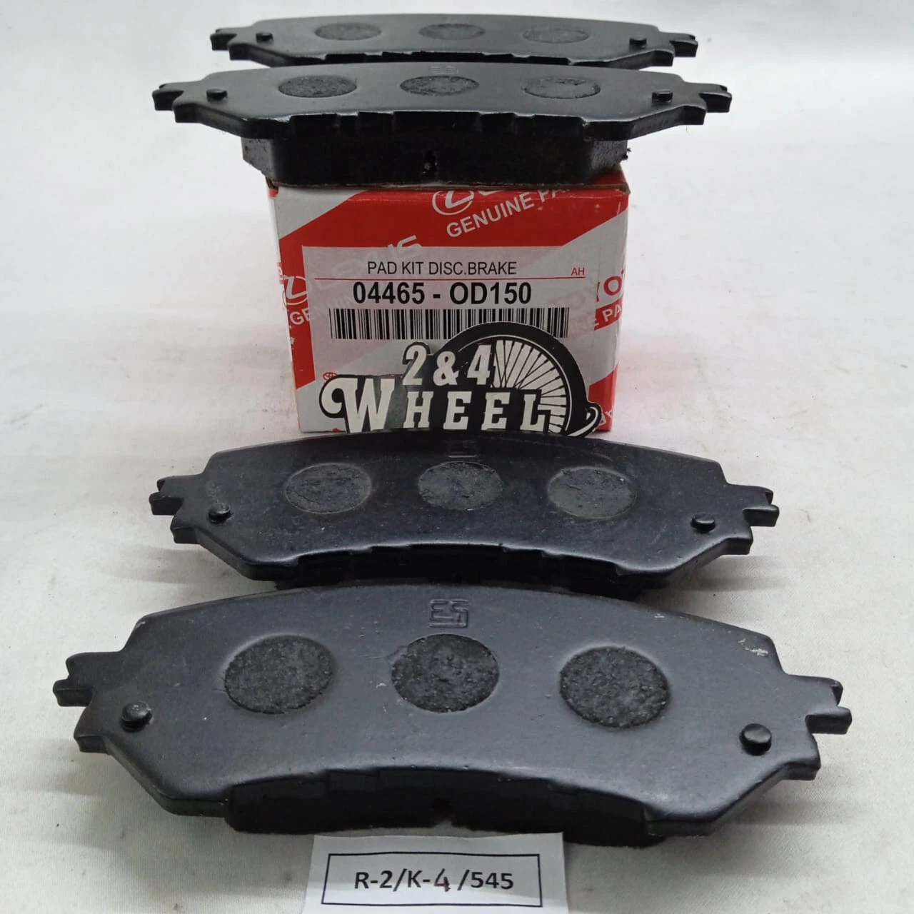 Toyota Yaris ATIV Saloon Front Brake Pads 04465-0D150 NEW - Image 3