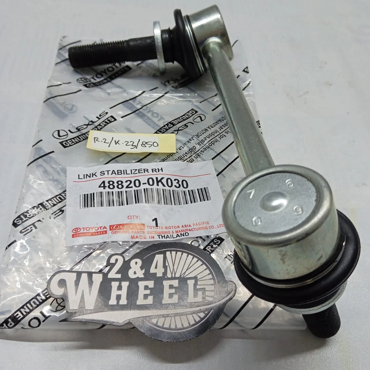 Toyota 4Runner Fortuner Front Stabilizer Sway Bar Link 48820-0K030 Rh NEW - Image 2