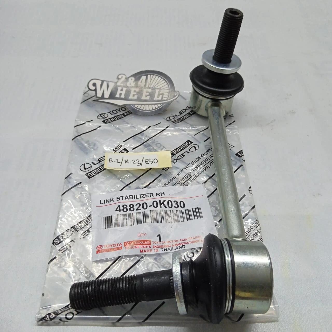Toyota 4Runner Fortuner Front Stabilizer Sway Bar Link 48820-0K030 Rh NEW - Image 3