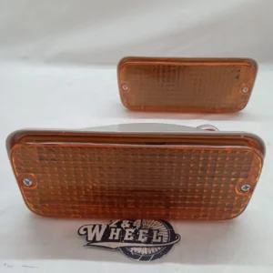 Toyota Corolla KE70 KE75 DX Big 80-83 Front Bumper Turn Signal Light Pair Lh/Rh