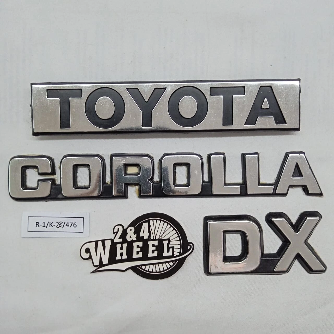 Toyota Corolla KE70 Trunk LID Emblem Badges Corolla DX Sedan Complete