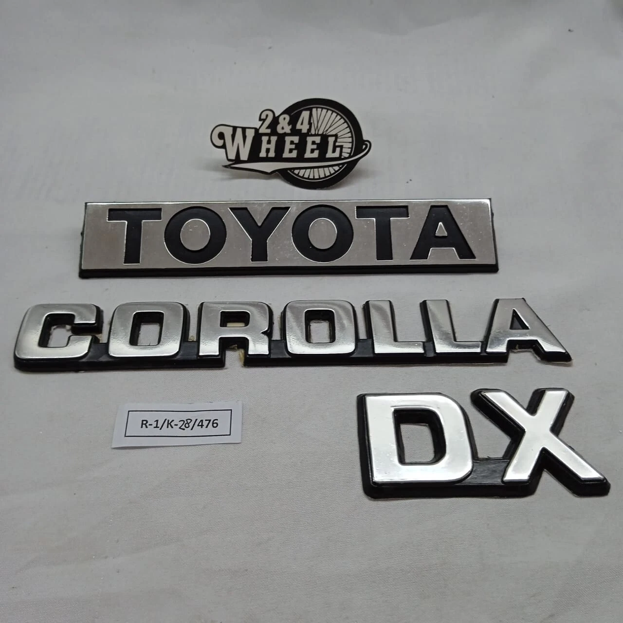 Toyota Corolla KE70 Trunk LID Emblem Badges Corolla DX Sedan Complete - Image 2