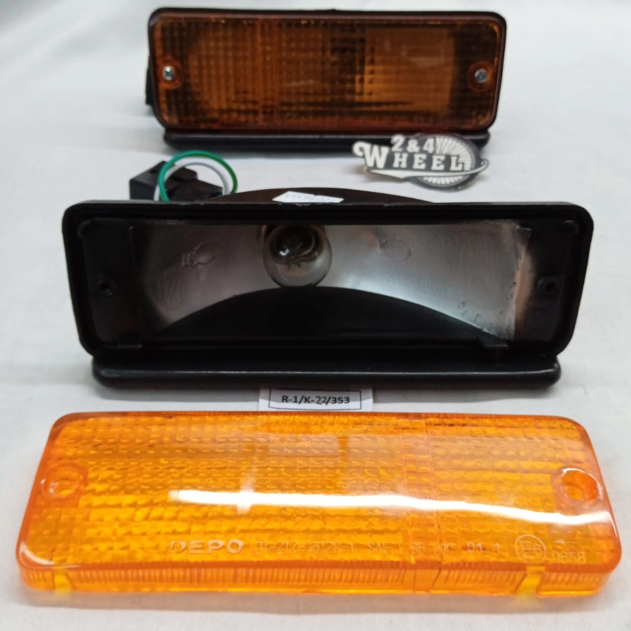 Toyota Corolla KE72 KE75 79-87 Front Bumper Turn Signal Lamp Assy 1Pair L/R NEW - Image 8