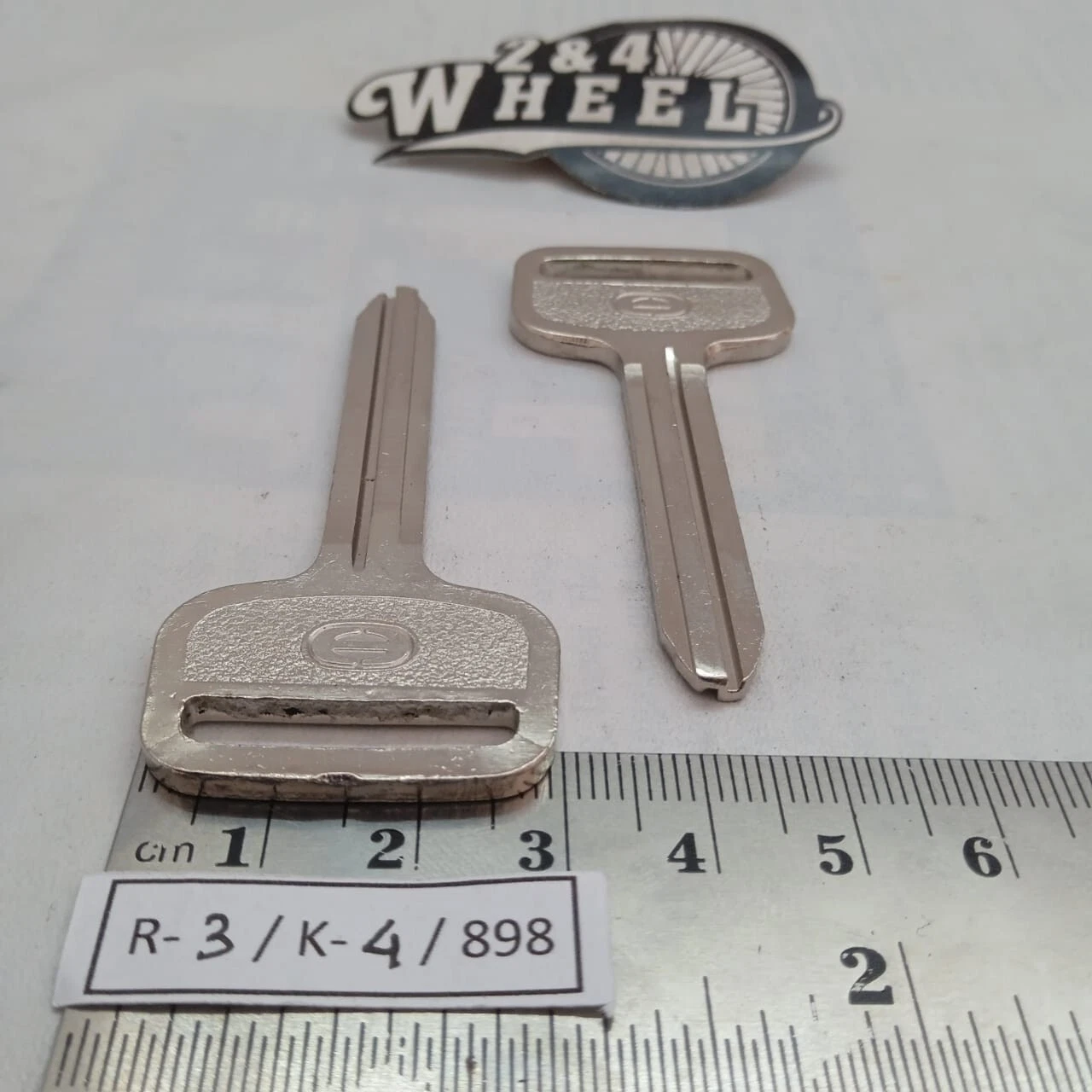 2Pcs Key Blank Uncut Hino Dutro NEW - Image 3