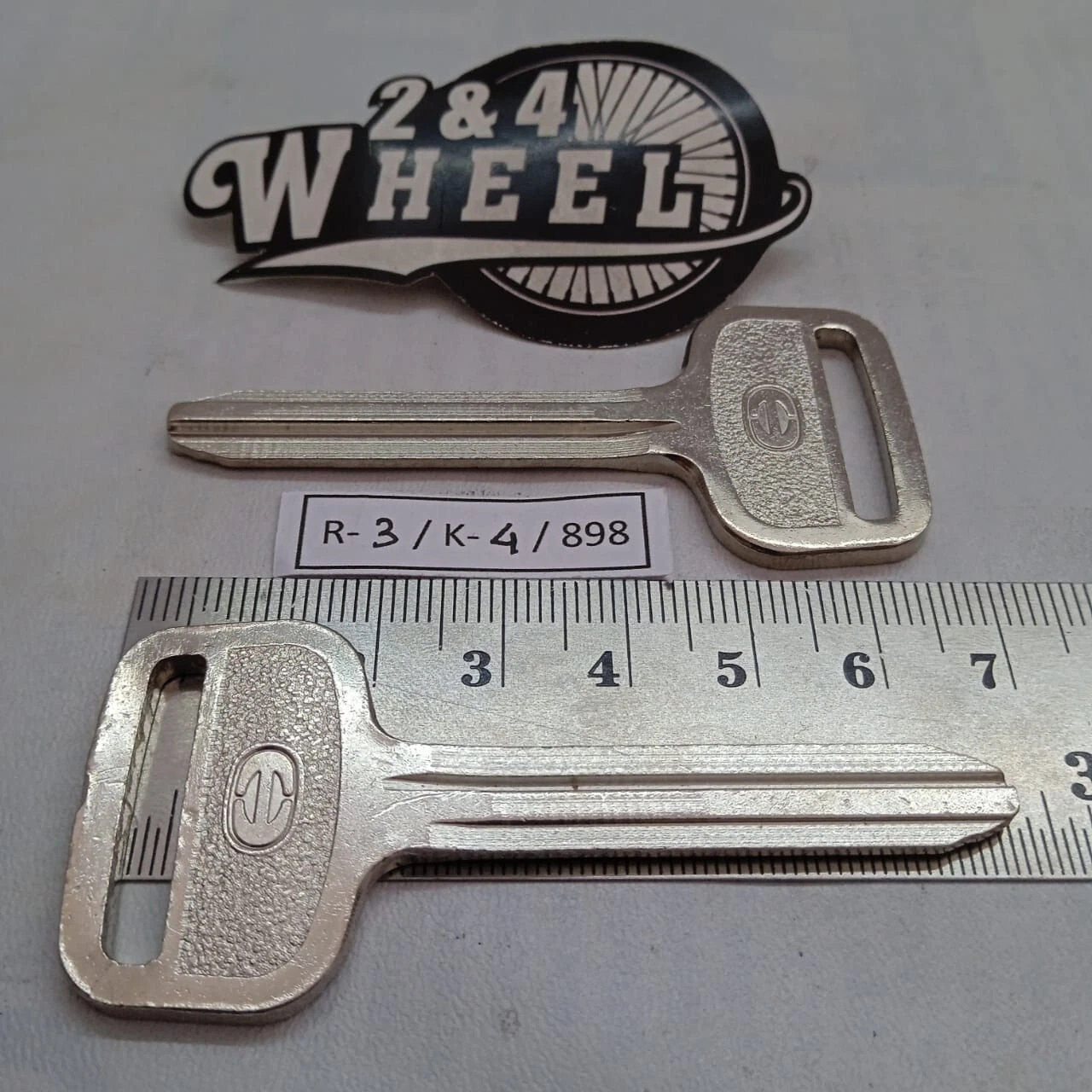 2Pcs Key Blank Uncut Hino Dutro NEW - Image 4