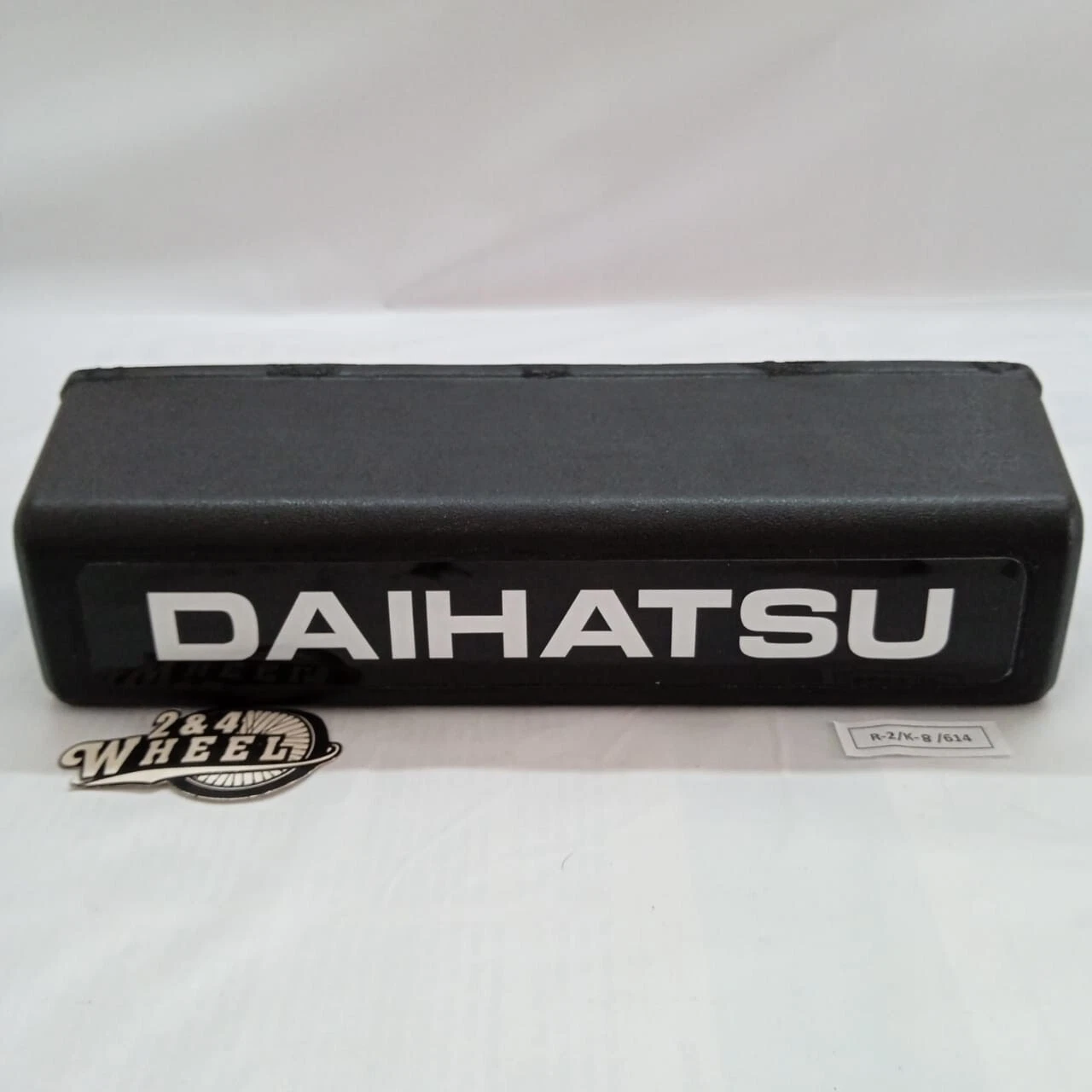 Daihatsu Feroza Rocky Fourtrak TAFT F70 F78 License Plate Light Tailgate Lamp