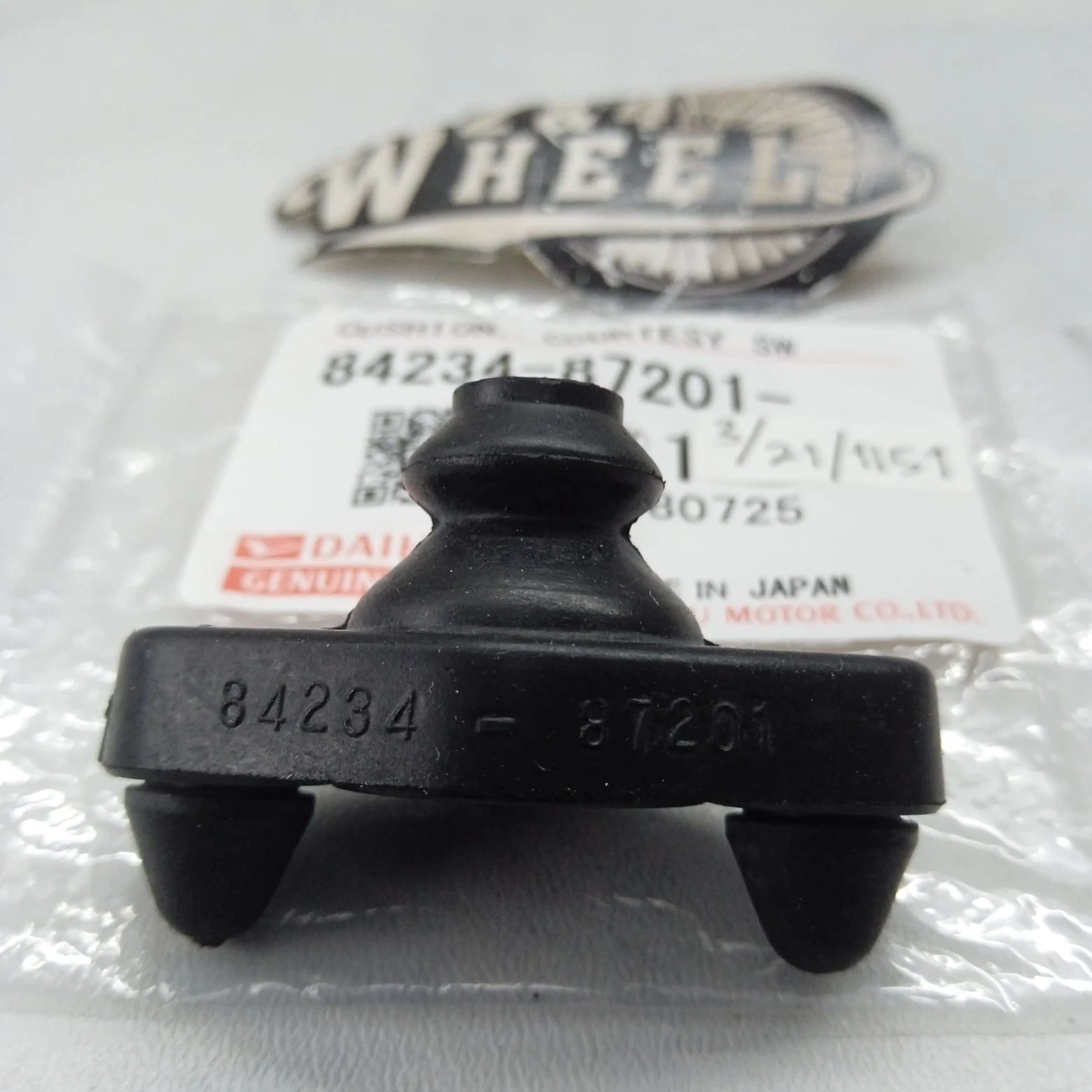 Cushion Courtesy Rubber Daihatsu TAFT Feroza Rocky Fourtrak 84234-87201 GENUINE