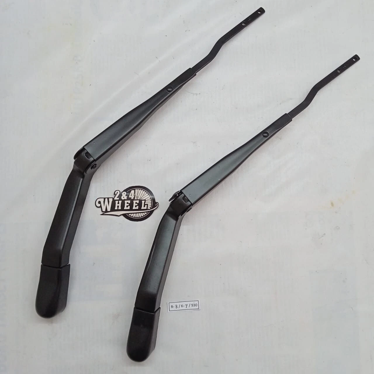 Daihatsu TAFT FEROZA ROCKY FOURTRAK SPORTRAK Front Wiper Arm Blade SET RHD - Image 2