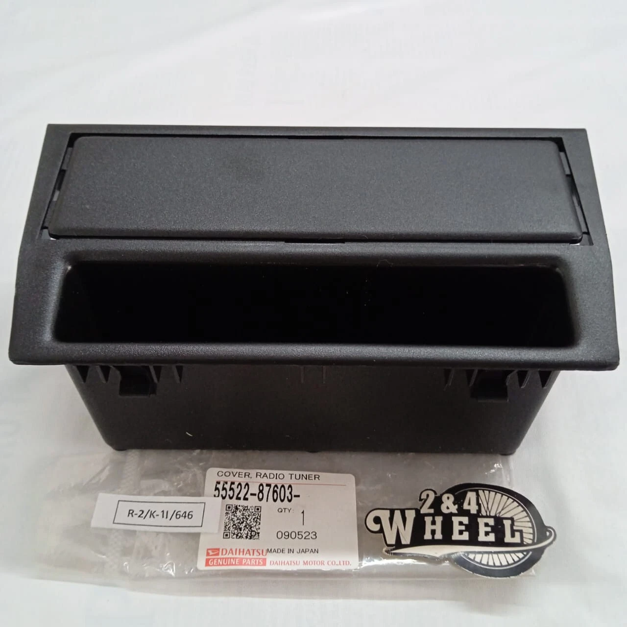 Daihatsu Fourtrak Sportrak Rocky Feroza Tape Tuner Cover Instrument Dash