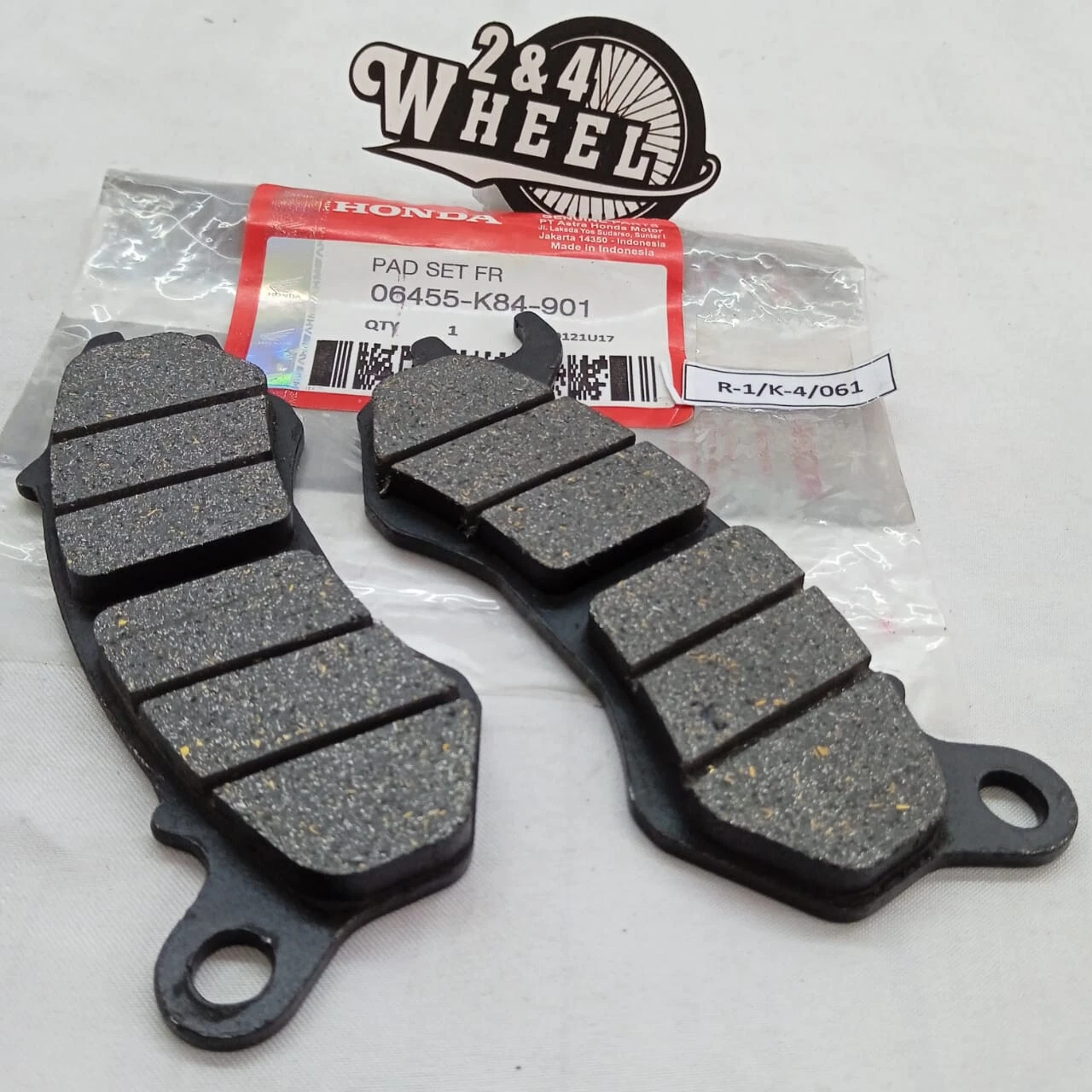 FRONT BRAKE PADS HONDA PCX125 06455-K84-901 NEW - Image 4