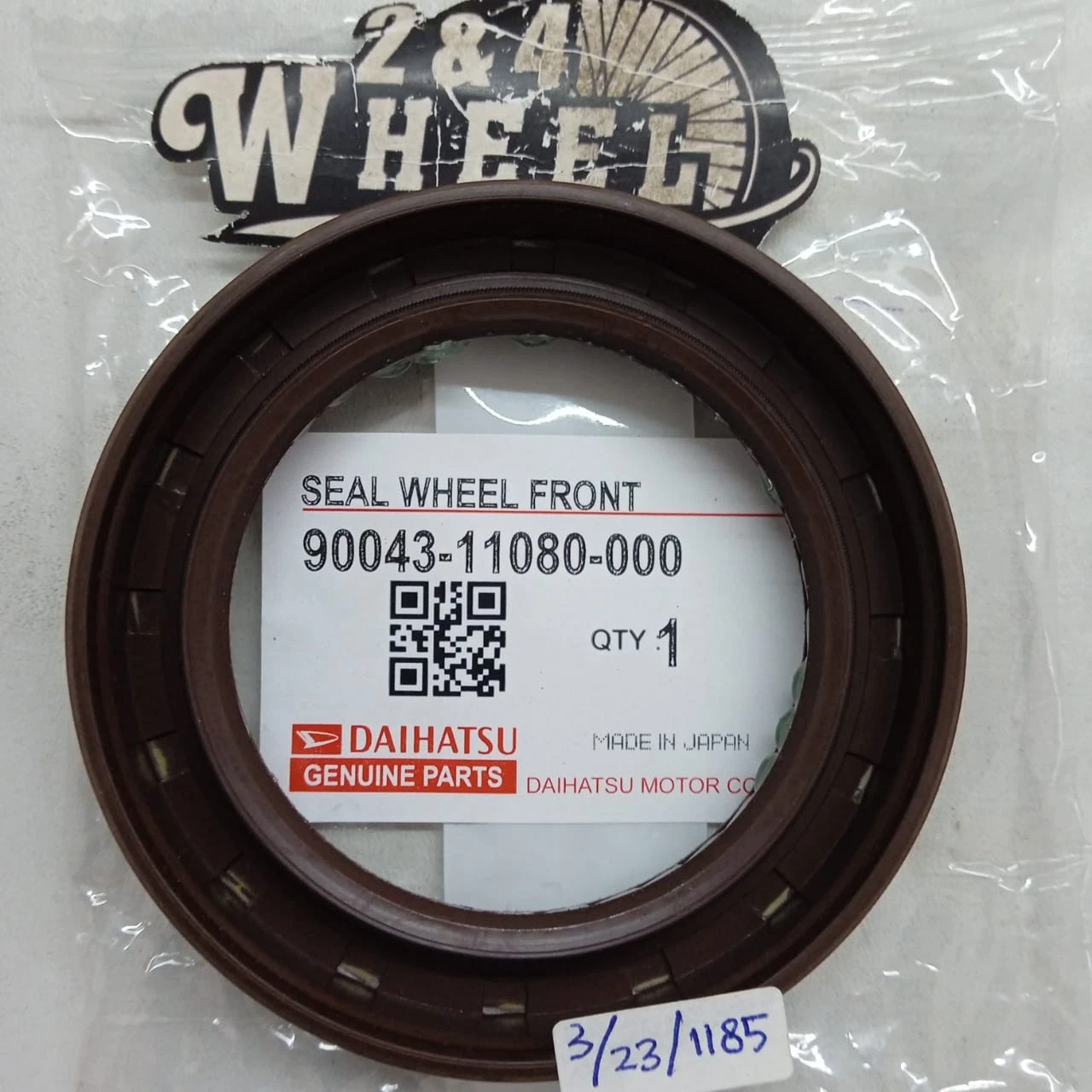 Front Axle Hub Oil Seal NEW Daihatsu TAFT Rocky Feroza Fourtrak