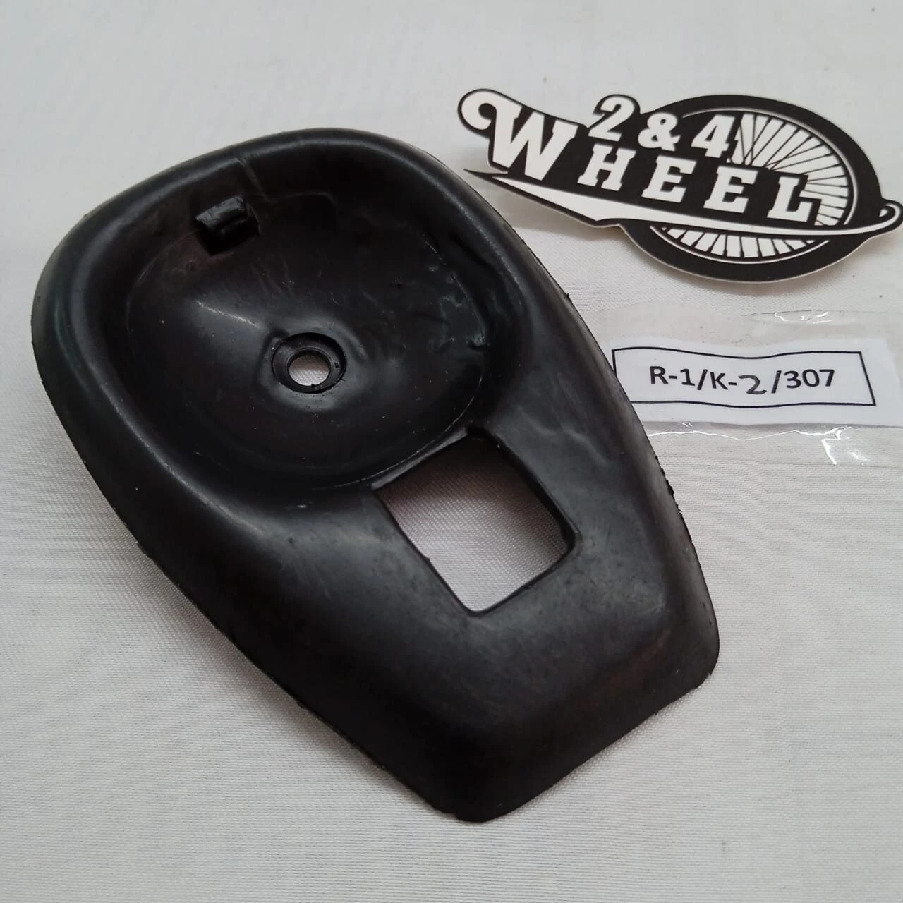 Daihatsu TAFT F10 F20 F50 Toyota Blizzard Interior Door Handle and Case Bezel - Image 11