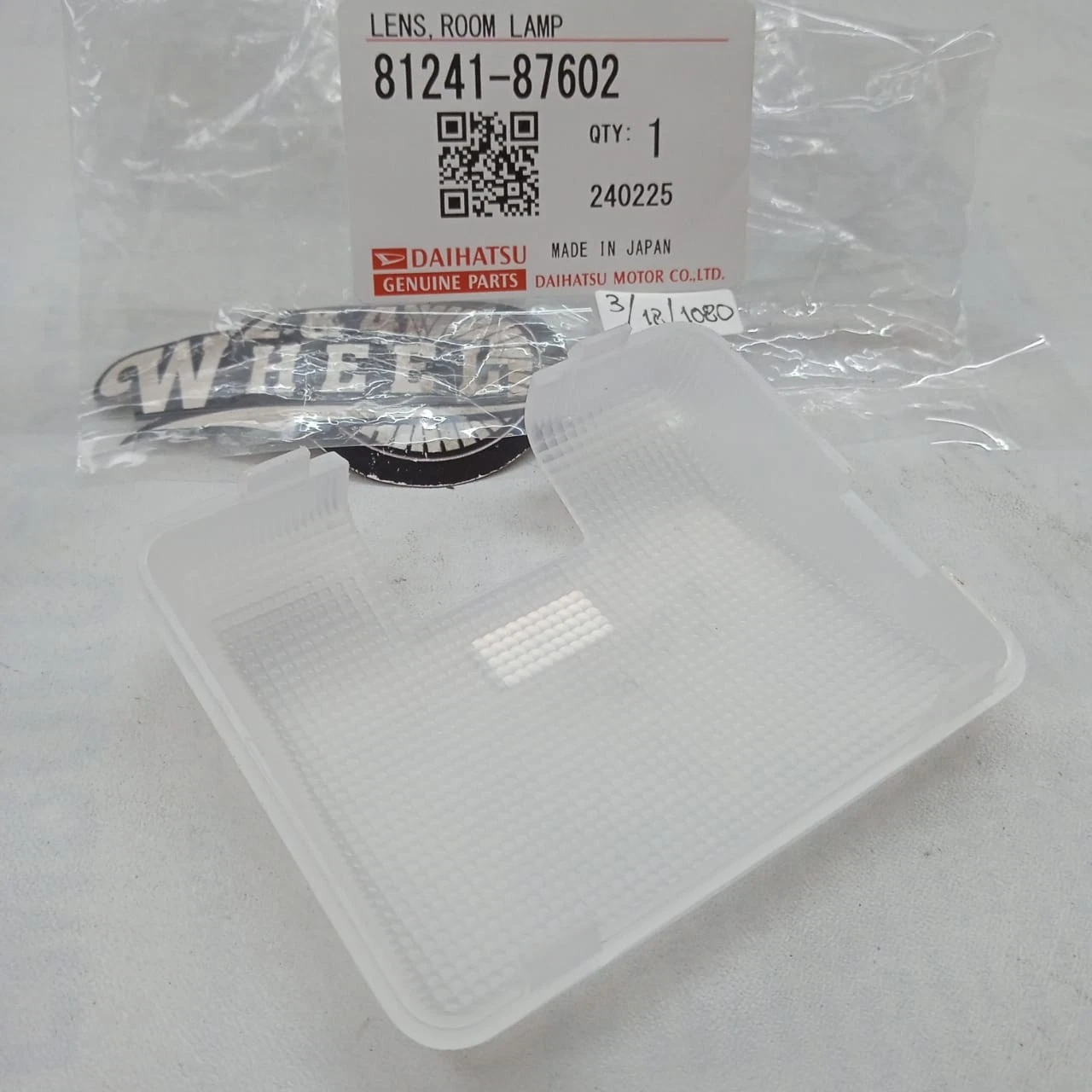 Daihatsu Feroza Rocky Inner Rear View Mirror Lens Room Lamp 81241-87602 NEW - Image 4