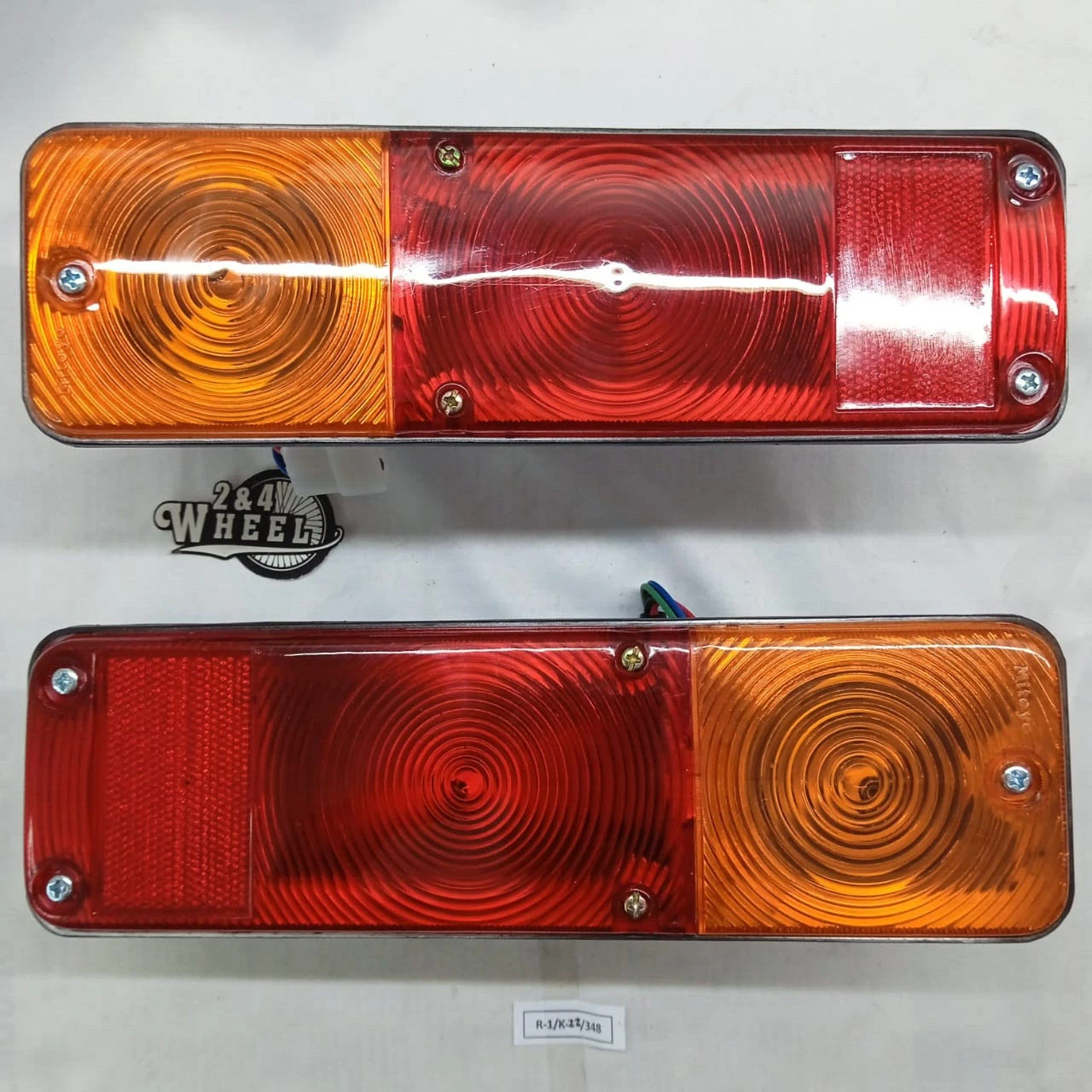 Daihatsu TAFT F20 F50 Wildcat Tail Light Indicator Turn Signal Assy 1Pair Lh/Rh