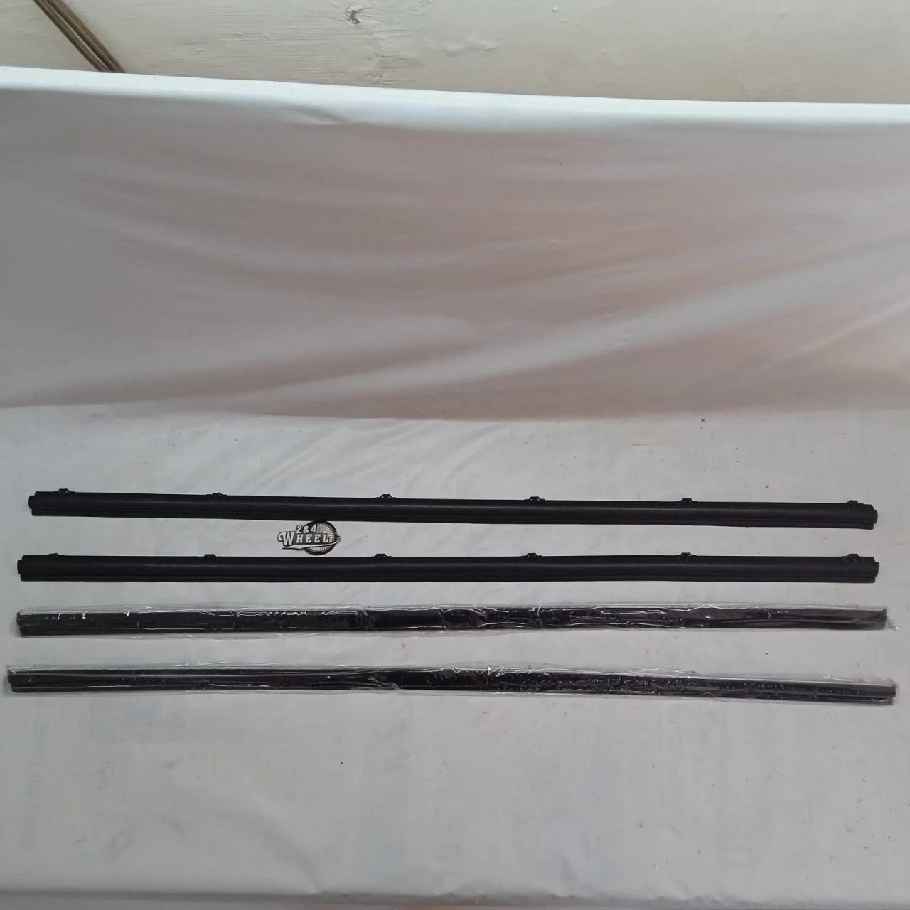 Front Door Glass Weatherstrip Inner Outer For Daihatsu Feroza Rocky Sportrak L/R