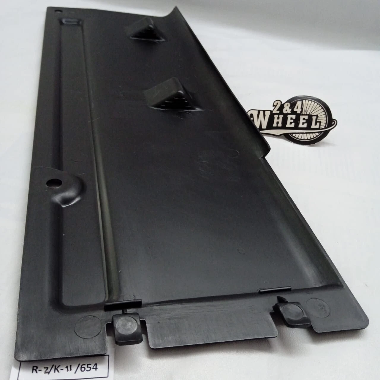 Suzuki Genuine OEM Cover Instpnl Lower Jimny JA11C 73813-83000-5ES - Image 3