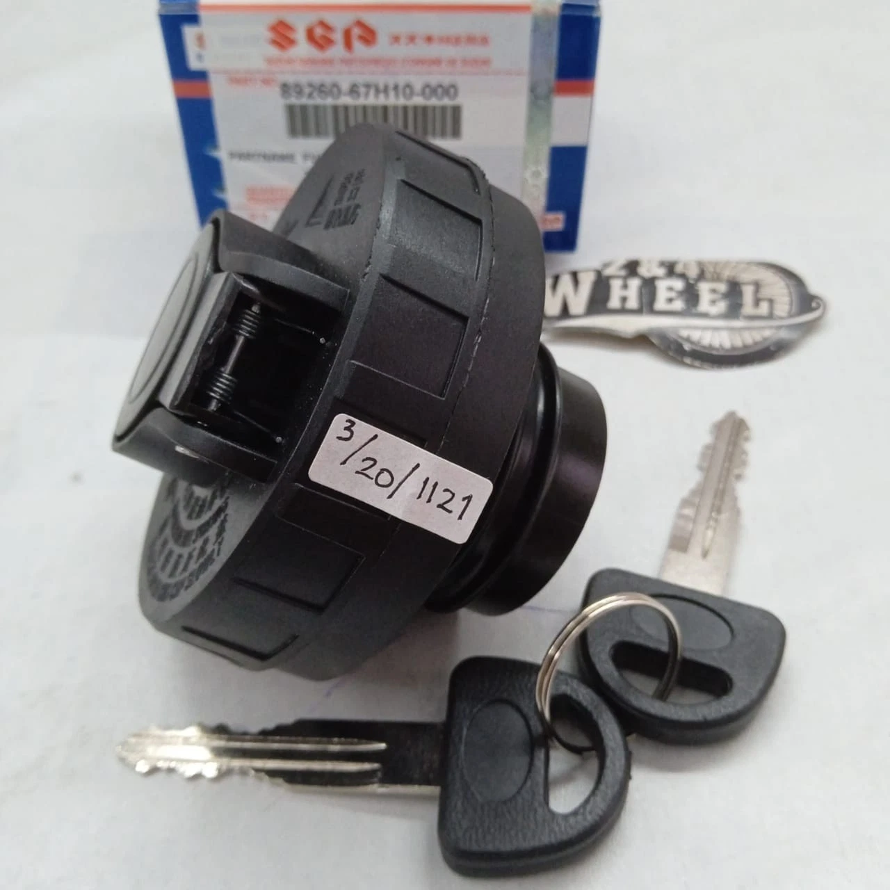 Suzuki APV Carry Every Super Carry GA413 GC415 Fuel Filler Cap with Keys Assy - Image 2