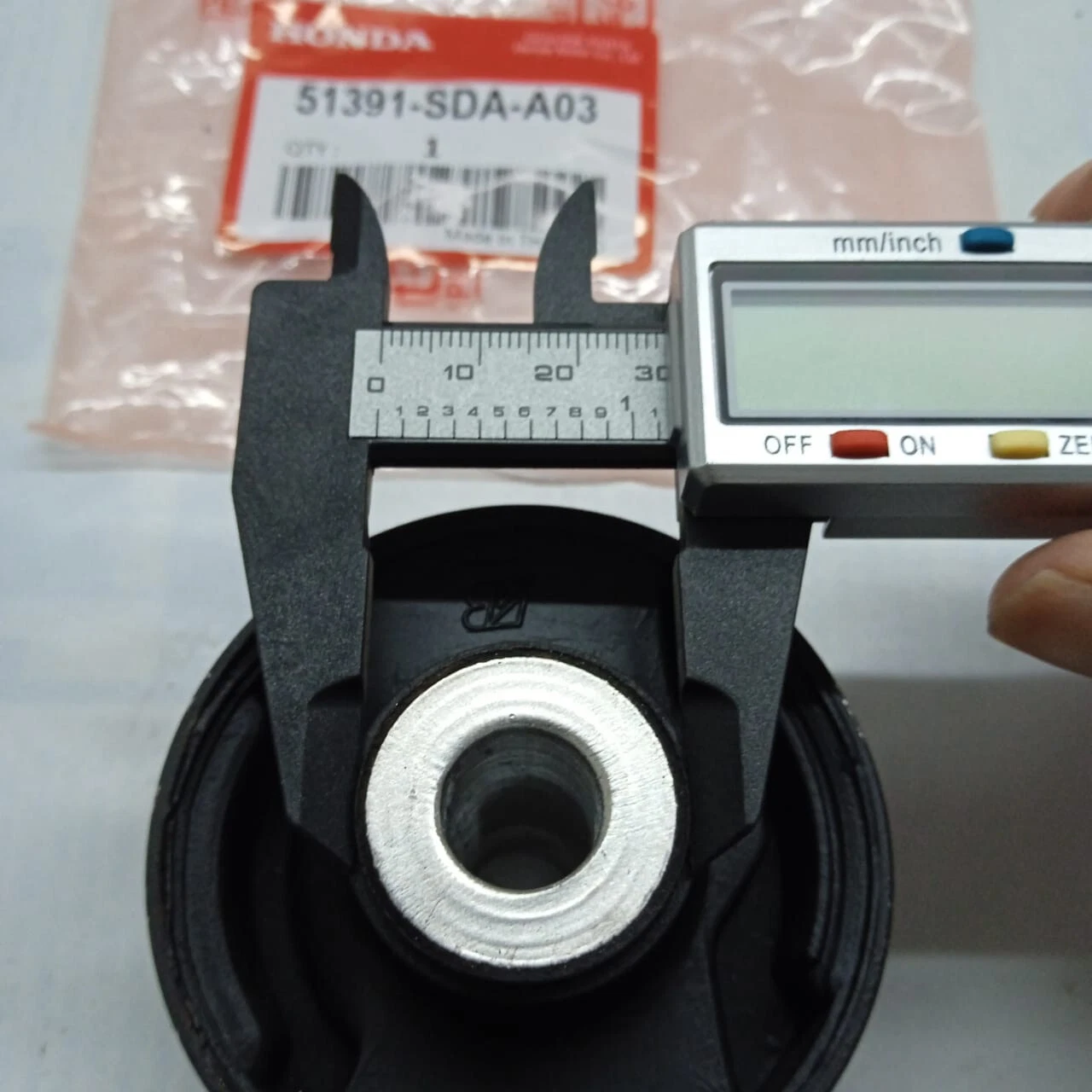 Honda Accord Lower Control Arm Bushing 51391-SDA-A03 NEW - Image 6
