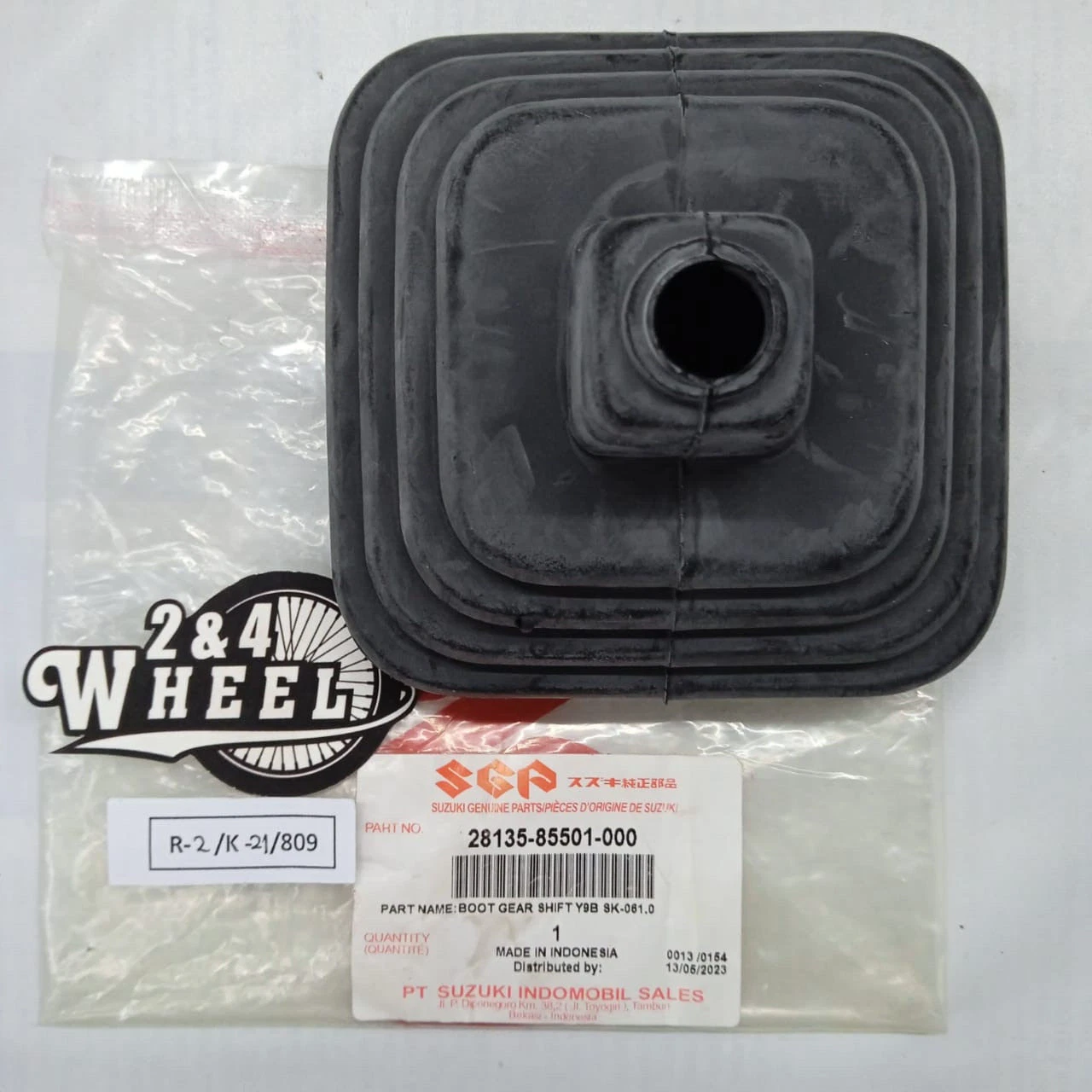 Suzuki Carry Every Super Carry Shifter Lever Boot Rubber 28135-85501 NEW - Image 2