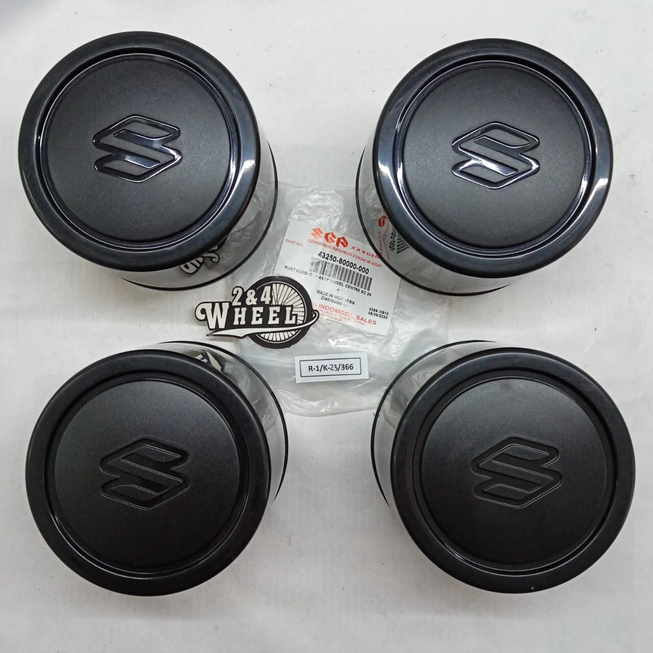 Suzuki Vitara Escudo Sidekick Jimny Sierra Samurai Wheel Center Cap 4Pcs GENUINE