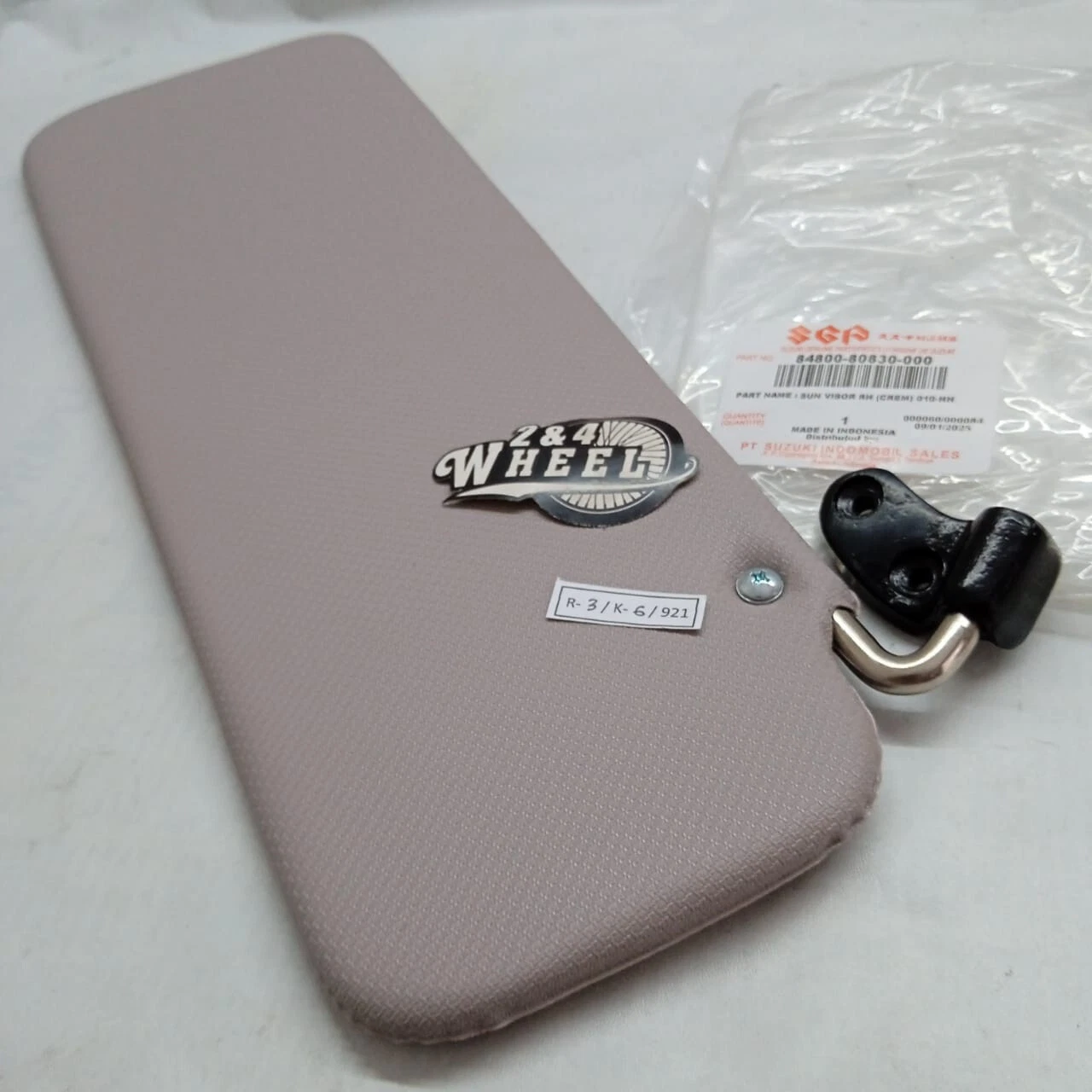Suzuki LJ10 LJ20 LJ50 LJ80 Jimny Katana Samurai Sierra Sun Visor Gray 1Pcs Rh