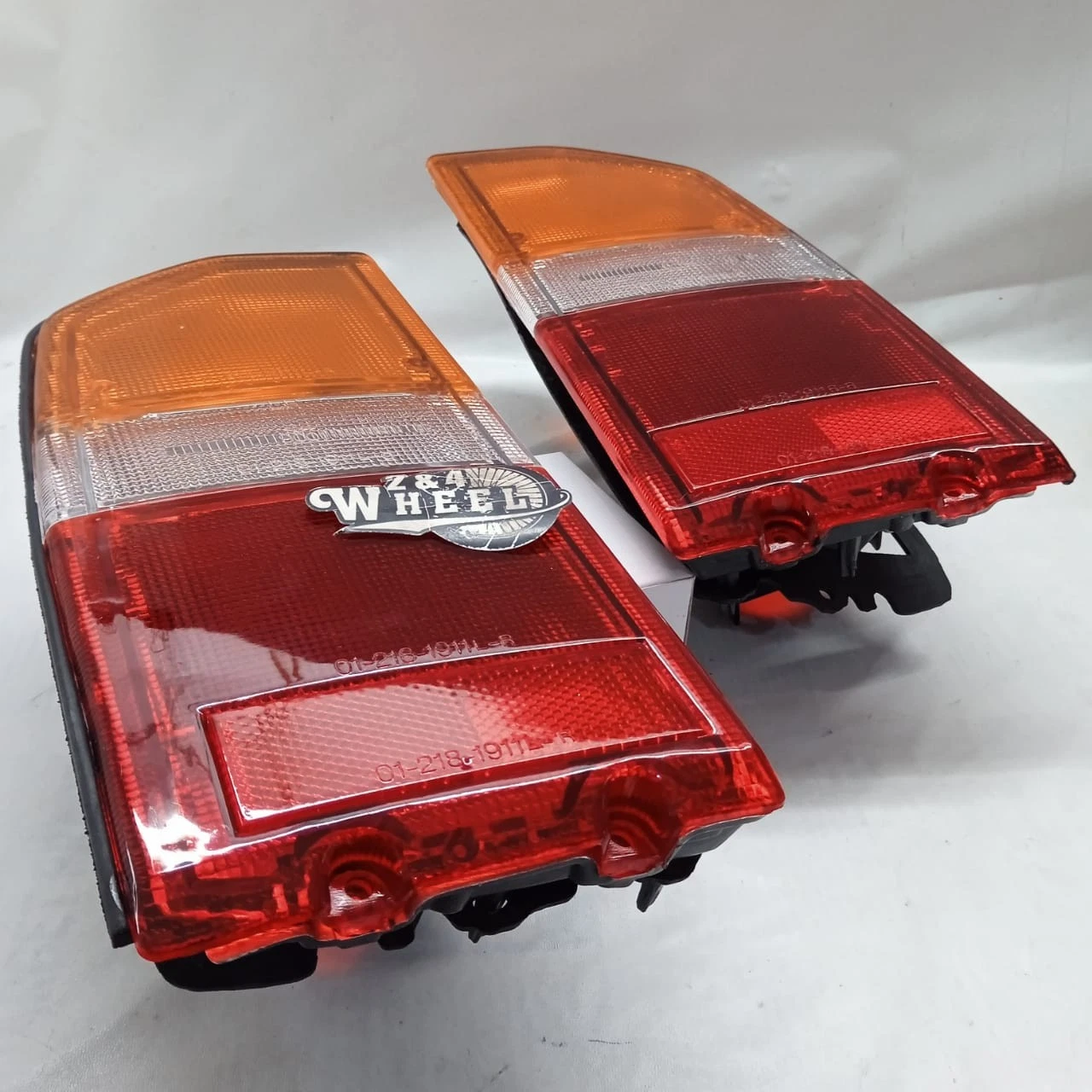 Suzuki Vitara Sidekick Tracker Escudo Rear Tail Light Housing Pair Lh/Rh NEW - Image 2