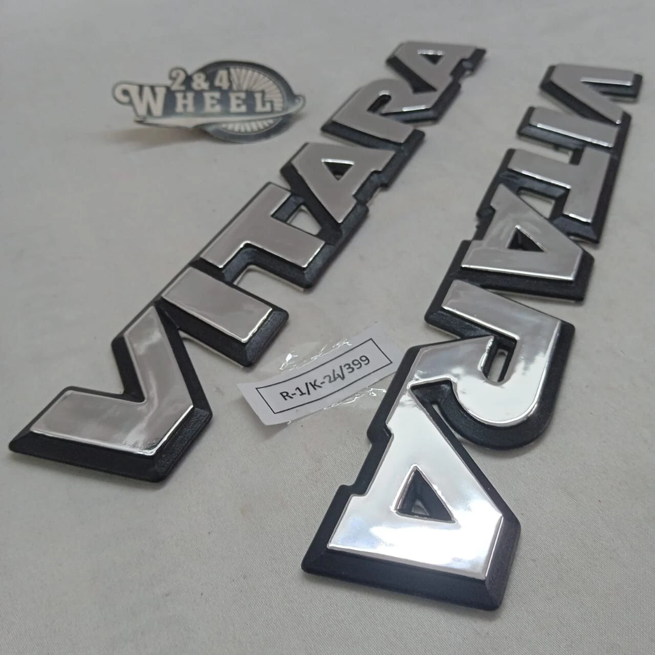 Suzuki Vitara Front Side Door Emblem 77823-60A00-G78 1Pair L/R NEW - Image 2