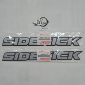 Suzuki Sidekick Front Door Side Emblem 77822-60A00-G78 NEW GENUINE JAPAN 1Pair