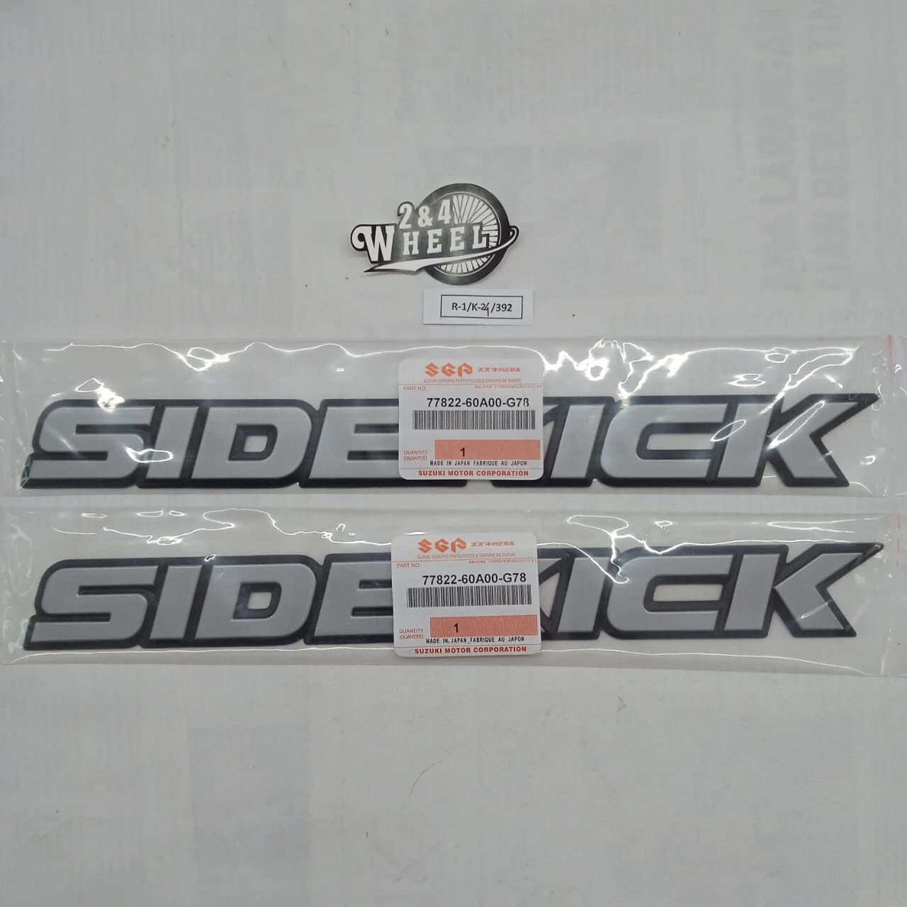 Suzuki Sidekick Front Door Side Emblem 77822-60A00-G78 NEW GENUINE JAPAN 1Pair