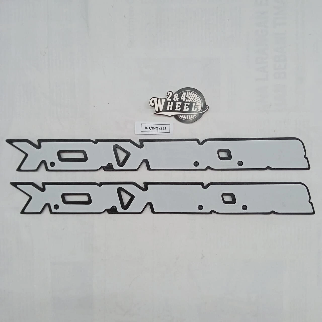Suzuki Sidekick Front Door Side Emblem 77822-60A00-G78 NEW GENUINE JAPAN 1Pair - Image 5