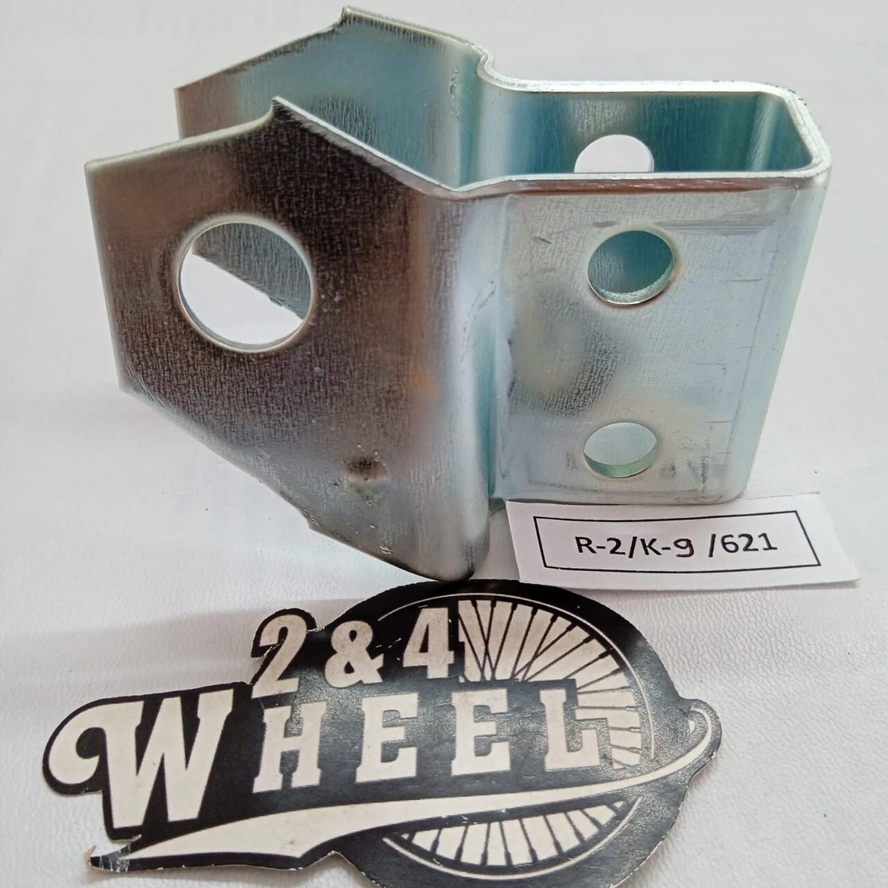Genuine Suzuki Samurai Sierra SJ410 SJ413 Stay Steering Damper Bracket RH - Image 2