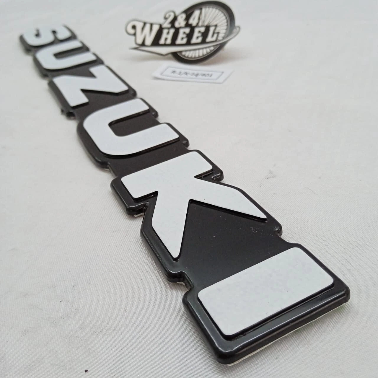 Suzuki Jimny Samurai Sierra SJ410 SJ413 Front Grille Badge Emblem NEW - Image 2
