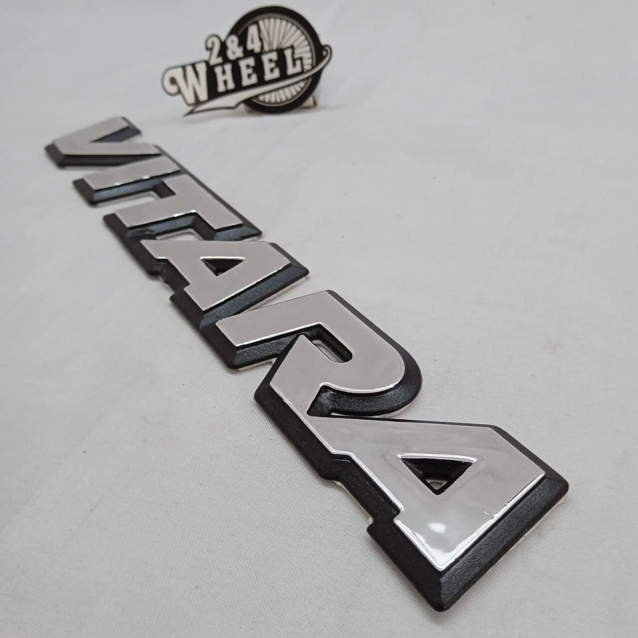 1Pcs Suzuki Vitara Front Door Side Emblem - Image 3