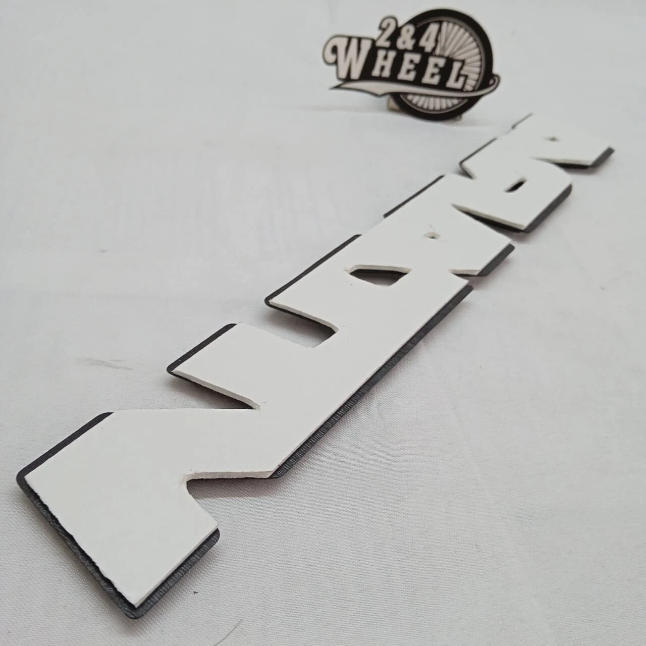 1Pcs Suzuki Vitara Front Door Side Emblem - Image 5