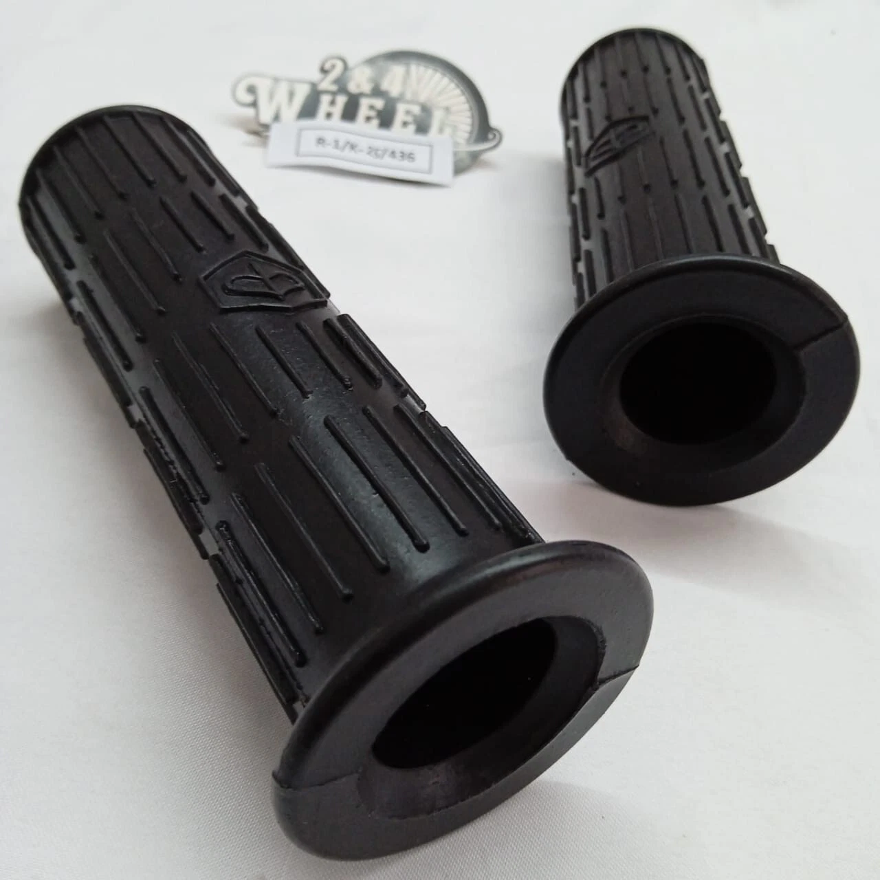 Vespa Super Sprint PX PE LML Stella Star Handgrip Hands Grip Cung Logo 1 Pair - Image 4