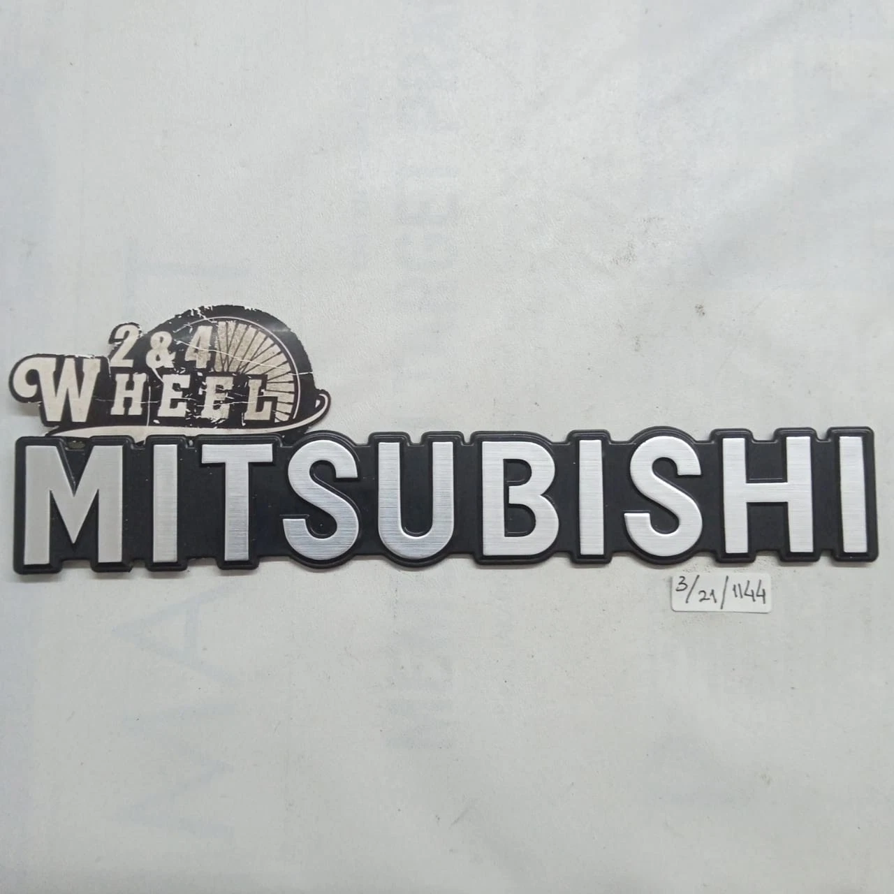 Mitsubishi Colt Lancer L200 Triton Strada Starion Emblem Badge MB289900 - Image 2