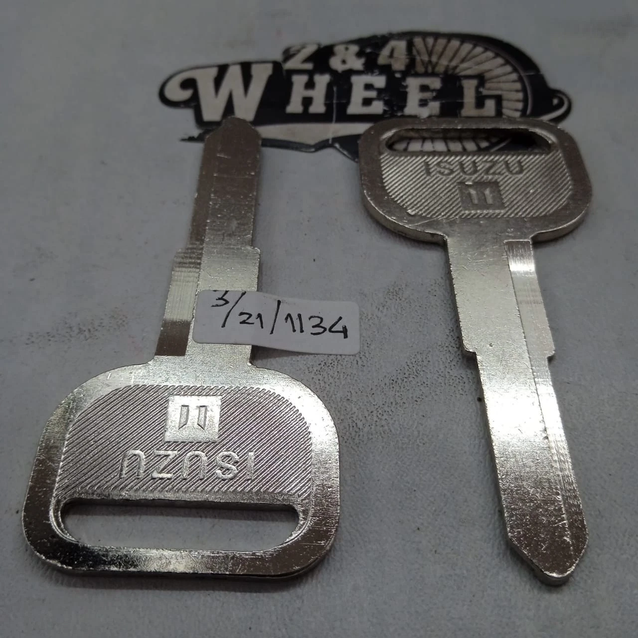 Isuzu Blank Key Spare Package Of 2 Keys NEW - Image 5